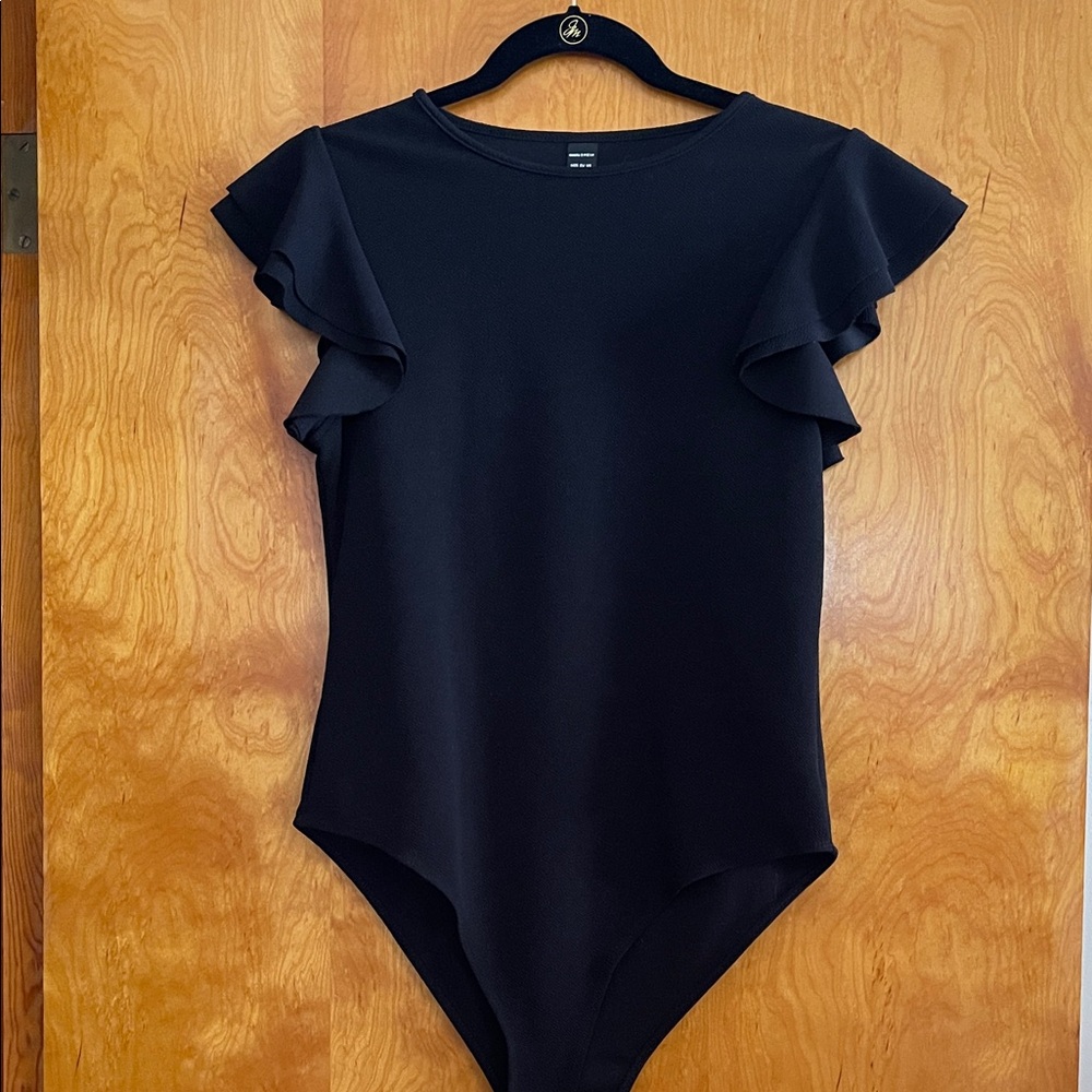 SHEIN Black Ruffled Bodysuit